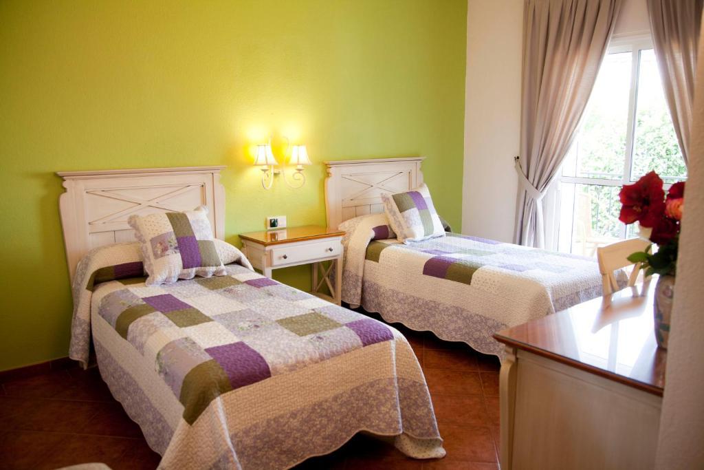 Hostal Los Pinos 자호라 객실 사진