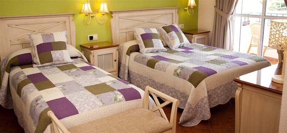 Hostal Los Pinos 자호라 외부 사진