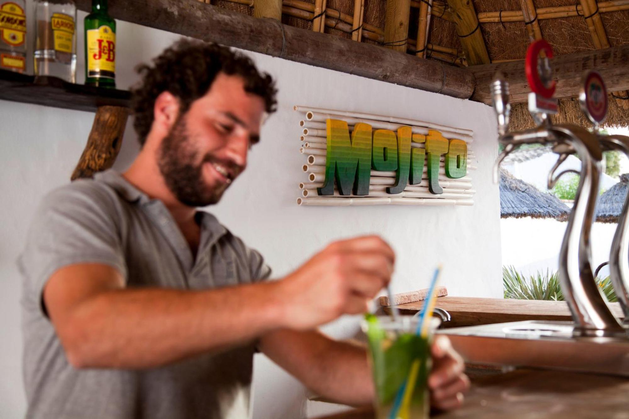 Hostal Los Pinos 자호라 외부 사진