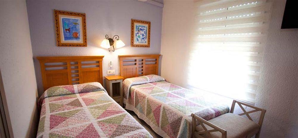 Hostal Los Pinos 자호라 외부 사진