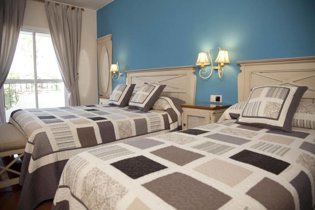 Hostal Los Pinos 자호라 외부 사진