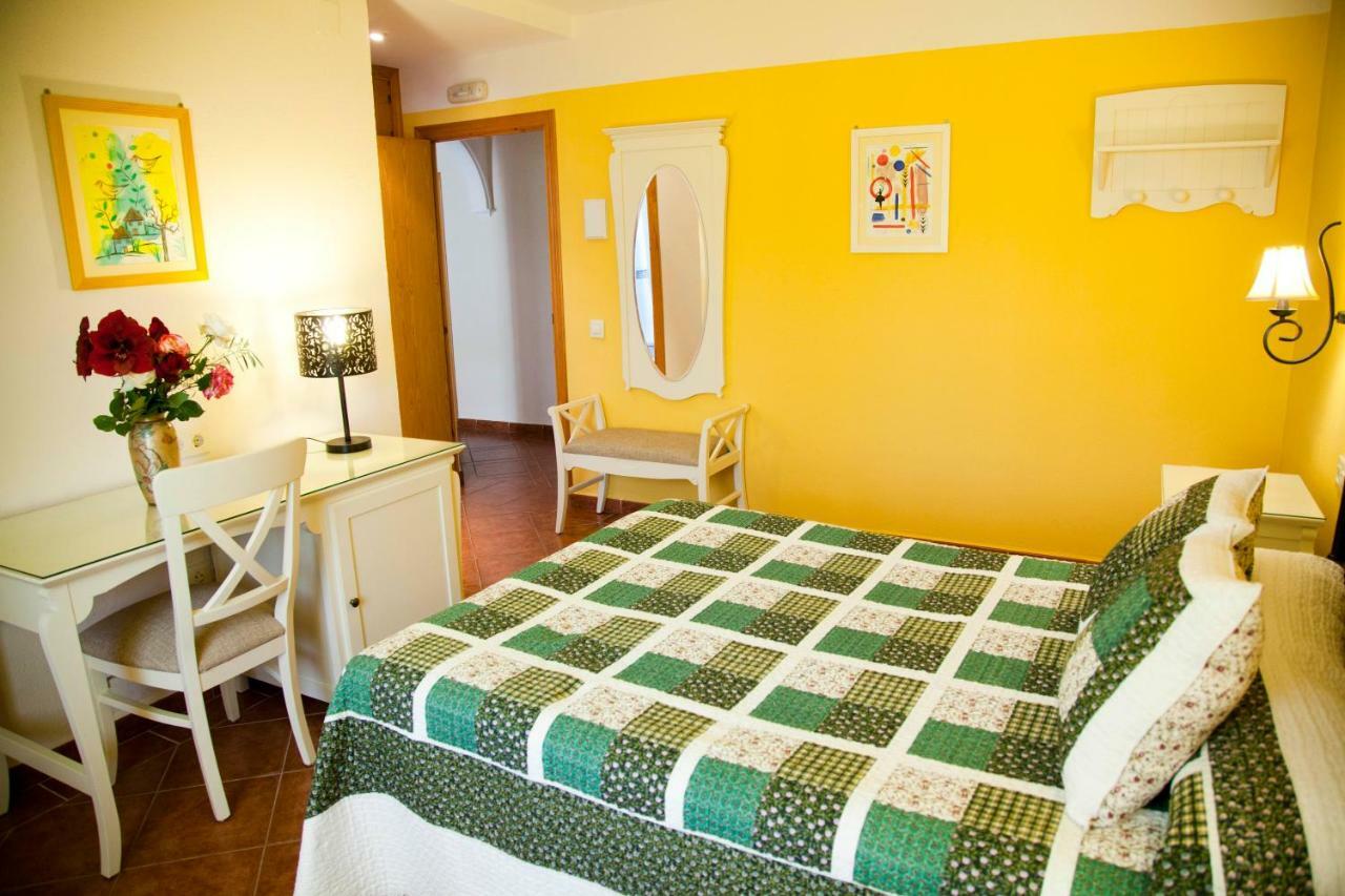 Hostal Los Pinos 자호라 외부 사진